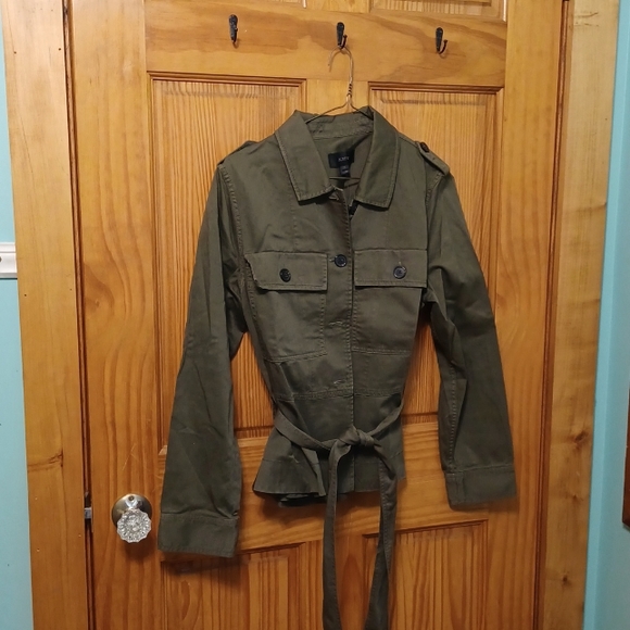 J Crew green utility jacket. Tie waist size m - Picture 2 of 4